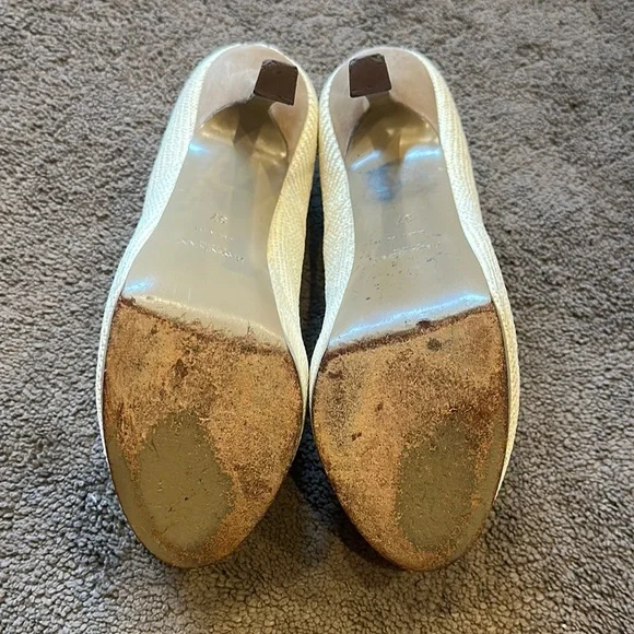 Yves Saint Laurent Women's Cream Pumps - Authentic - Picture 4 of 12